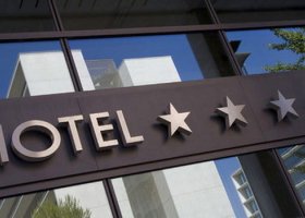 От чего зависит количество звезд гостиницы?