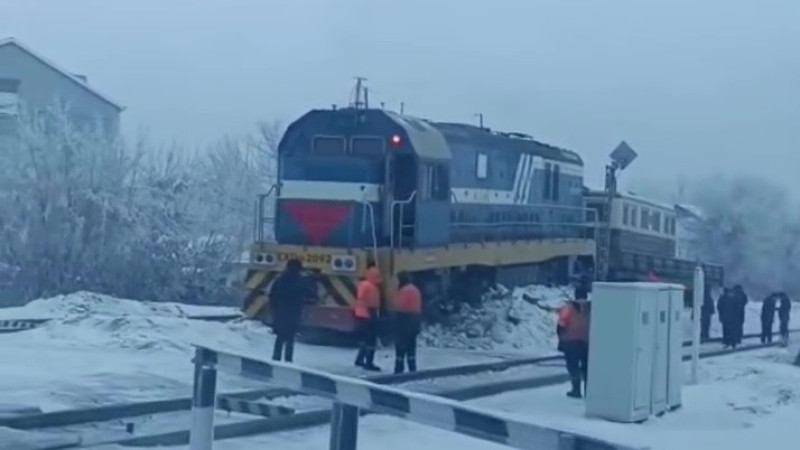 Расследование начато после derailment тепловоза в Семее: последствия для железнодорожного движения под угрозой