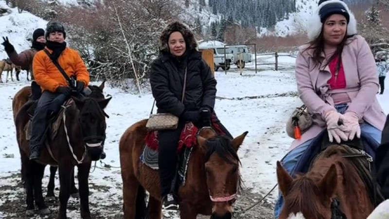 Туристы из ОАЭ задержались в Алматы: безопасность Казахстана